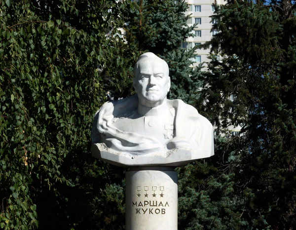 Monument voor de Maarschalk Zjoekov — Stockfoto