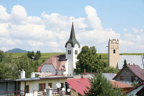 Toren van de kathedraal met uren — Stockfoto