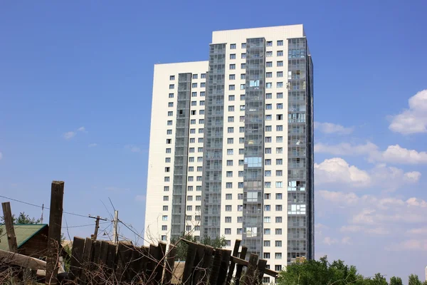 Neues Hochhaus — Stockfoto