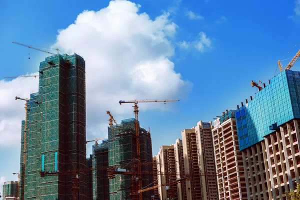 Glass Skyscrappers Construction Blue Sky Clouds — Stock Photo, Image