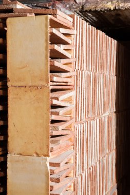 Kırmızı tuğla yapımı