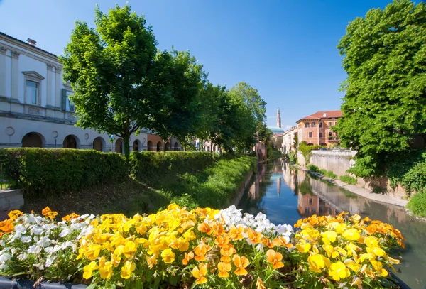 Vicenza köprü ve nehirler — Stok fotoğraf