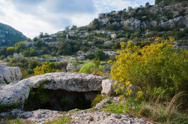 Kayalık nekropol