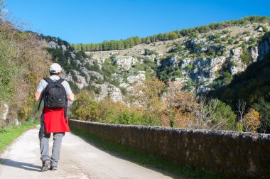 Pantalica keşfetmek