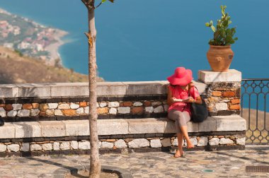 Bir gün Castemola içinde