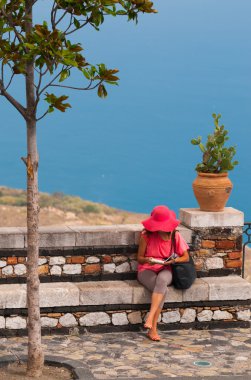 Bir gün Castemola içinde