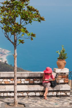 Bir gün Castemola içinde