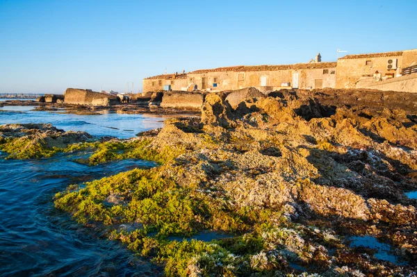 Vila de pescadores ao amanhecer — Fotografia de Stock