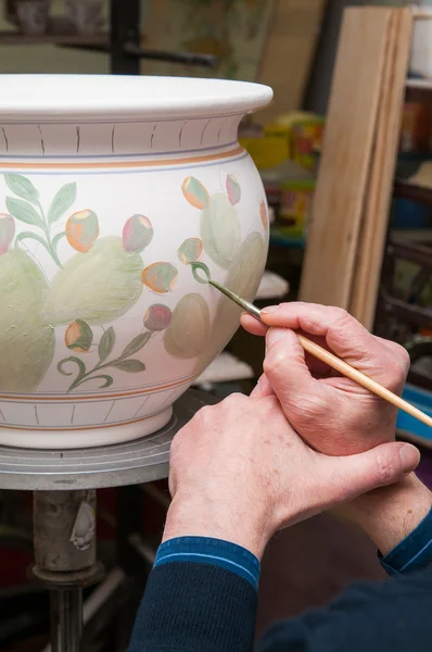 Pottery decorating — Stock Photo, Image