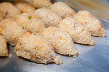 Sicilya arancini yapımında