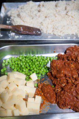 Sicilya arancini yapımında