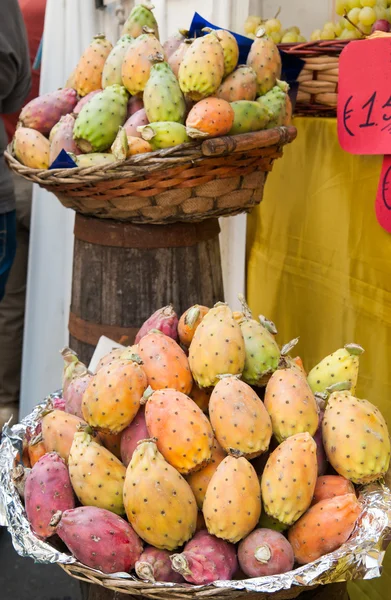 Frutas bastardoni en venta — Foto de Stock