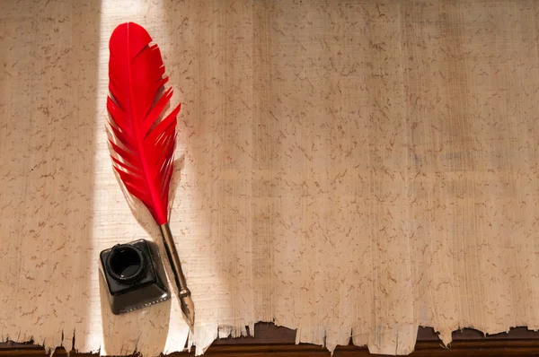 Quill'in kalem ve papirüs kağıdı