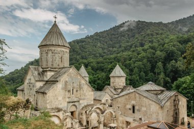 Haghartsin Manastırı, Ermenistan - 26 Temmuz 2019. 13. yüzyıldan kalma Ermeni Manastırı. Dilijan kasabası yakınlarında. Doğal ve tarihi bir anıt. Ermeni ortaçağ mimarisinin harikası..