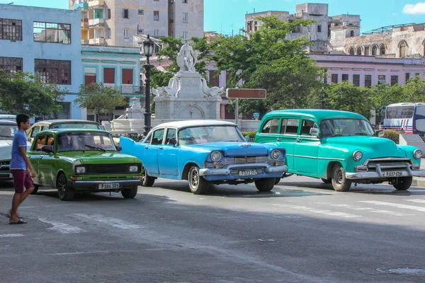 Hawana Kuba Listopad 2017 Old Classic Amerykański Samochód Jazdy Mieście — Zdjęcie stockowe