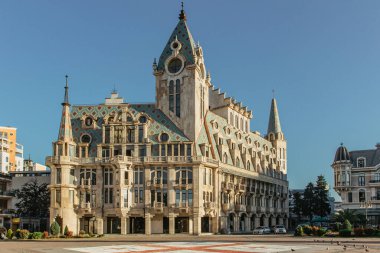 Medea heykeli, Gürcistan bayrağı, Batumi, Gürcistan, Avrupa 'nın Avrupa Meydanı manzarası. Ünlü Avrupa şehirlerinin mimari tarzı. Karadeniz kıyısı. Şehir manzarası.