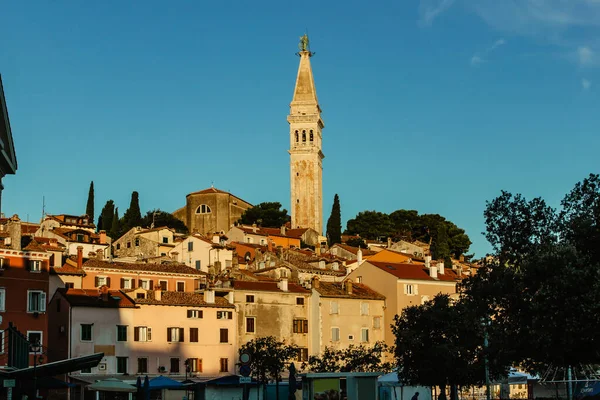 Rovinj Istria Hırvatistan Adriyatik Denizi Kıyısındaki Kentin Manzarası Popüler Turizm — Stok fotoğraf