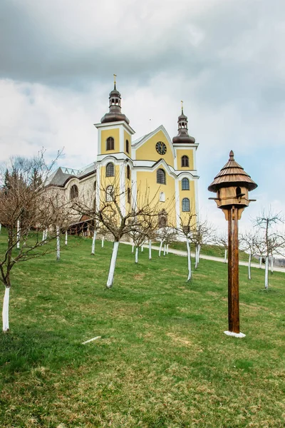 Ombyggd Kyrka Antagandet Jungfru Maria Neratov Orlicke Bergen Tjeckien Viktig — Stockfoto