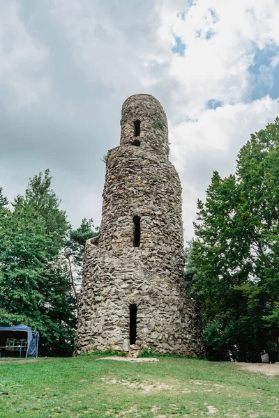 Spiral Σκάλα Ανατροπές Στην Κορυφή Του Πέτρινου Παρατηρητηρίου Πύργο Στο — Φωτογραφία Αρχείου