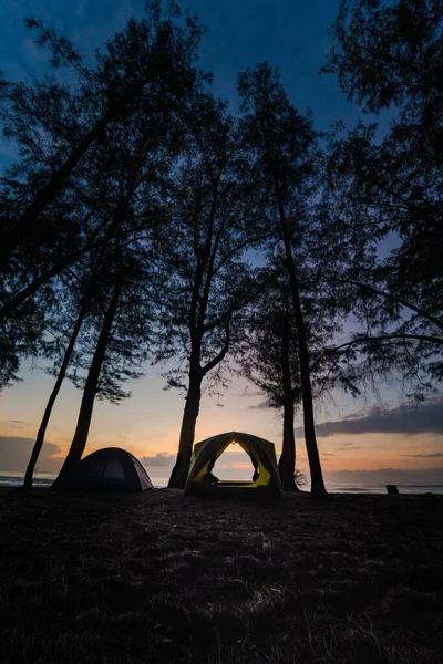 Silhouette Camping Tent Beach Sunrise Sea Background — Stock Photo, Image