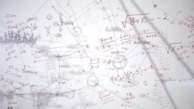Beyaz zemin üzerinde hareket eden el yazısıyla yazılmış matematiksel denklemler üzerinden bağlantı ağının animasyonu. Küresel bilim öğrenme eğitim kavramı dijital olarak oluşturulmuş görüntü.