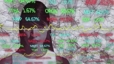 Borsa verileri, kadın üzerinden bağlantı ağına karşı işleniyor. Dijital olarak oluşturulan küresel bilgisayar ağı teknolojisi kavramı.