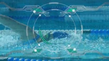 Dürbünlü dijital arayüz ve yüzme havuzunda yüzen kadının veri işleme sisteminin animasyonu. Dijital olarak oluşturulan küresel bilgisayar ağı teknolojisi kavramı.