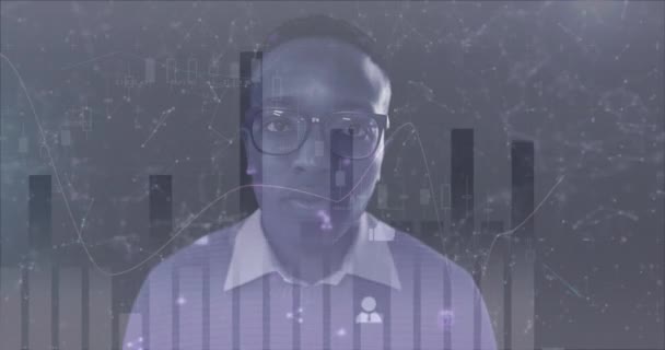 Elaborazione Statistica Dati Uomo Occhiali Contro Rete Connessioni Concetto Tecnologia — Video Stock