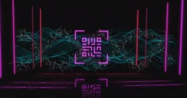 DNA ipliği üzerinde dönen pembe ve kırmızı neon elementlerle parlayan QR kodunun animasyonu. Dijital olarak oluşturulmuş küresel çevrimiçi güvenlik veri teknolojisi kavramı.