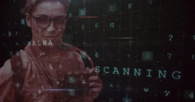 Siber güvenlik verileri kadın fotoğrafçıya karşı işleniyor. Dijital olarak oluşturulan küresel bilgisayar ağı teknolojisi kavramı.