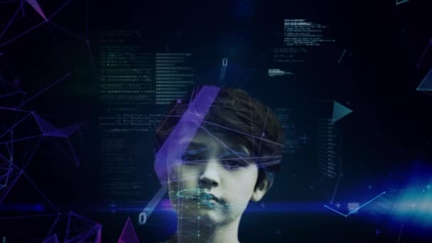 科学的なデータ処理を持つ少年の肖像画のアニメーション バックグラウンドでの接続のネットワークとのバイナリコーディング グローバルネットワーク接続コンセプトデジタル複合 — ストック動画