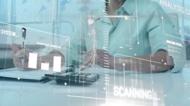 Not defterine yazı yazan Asyalı bir kadının grafikleri ve istatistikleri. Dijital bileşik video