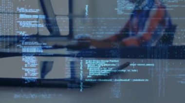 Okulda bilgisayar kullanan okul çocuğunun veri işleme animasyonu. Küresel bilim öğrenme eğitim kavramı dijital olarak oluşturulmuş görüntü.