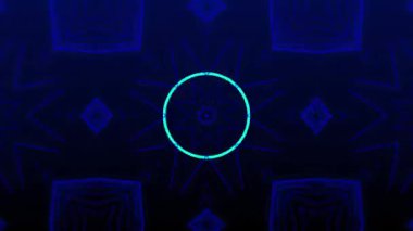 Mor kaleydoskopik şekiller üzerinde oluşan çoklu dairelerin dijital animasyonu mavi arkaplan üzerinde hipnotik hareketlerle hareket ediyor. hareket kavramı dijital olarak oluşturulmuş video