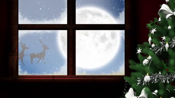 夜空に月に対してReindersによって引っ張られてそりでサンタクラスの黒いシルエットに対するクリスマスツリーと木製の窓枠のデジタルアニメーション クリスマスお祝いの伝統的なコンセプト — ストック動画