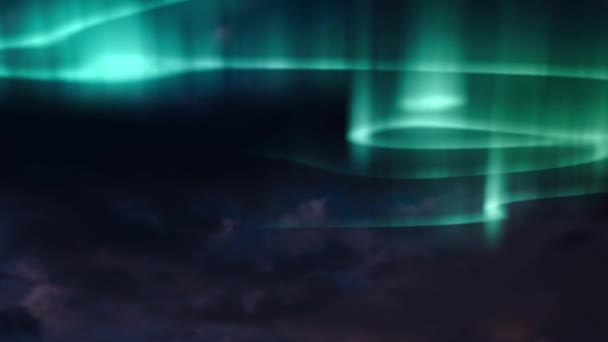 Animación Aurora Boreal Brillantes Senderos Azul Verde Sobre Las Nubes — Vídeos de Stock