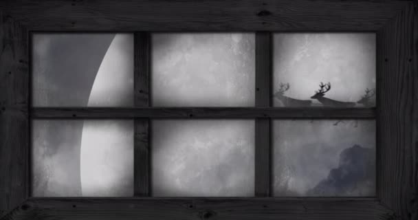 窓越しに満月を眺めながら トナカイに引っ張られるそり姿のサンタクラスの黒いシルエットのアニメーション クリスマスお祝いのコンセプトデジタル生成されたイメージ — ストック動画