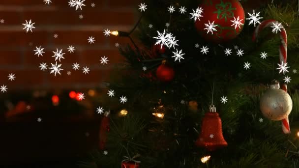 Süslü Noel Ağacı Peri Işıkları Yağan Karın Animasyonu Noel Kutlaması — Stok video