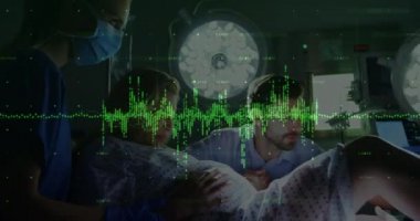 Hastanedeki doğum odasında doğum yapan kadına karşı yapılan finansal veri işleminin dijital animasyonu. tıp araştırması bilim konsepti