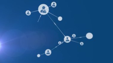 Mavi arkaplan ile bağlantı ağının dijital kompozit videosu. küresel ağ ve teknoloji kavramı.