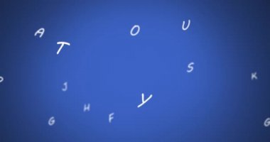 Mavi arka planda yüzen birden fazla beyaz İngiliz alfabesinin dijital animasyonu. okul ve eğitim kavramı