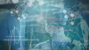 Arkaplanda doktorların olduğu tıbbi veri işleme ve kimyasal bileşik yapıların animasyonu. Küresel bilim teknolojisi kavramı dijital olarak oluşturulmuş görüntü.