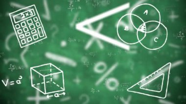 Matematiksel denklemlerin dijital animasyonu ve yeşil arkaplanda yüzen okul simgeleri. okul ve eğitim kavramı.