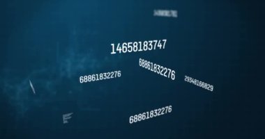 Mavi arka planda güvenlik kilidi simgesi üzerinden sayıların değişiminin dijital animasyonu. Bilgisayar arayüzü teknolojisi ve çevrimiçi güvenlik kavramı.