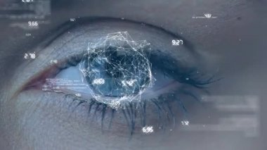 Kadının mavi gözüne karşı bağlantı ağının ve veri işleme ağının animasyonu. global teknoloji bağlantısı dijital arayüz konsepti dijital olarak oluşturulmuş görüntü.