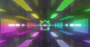 Siyah arkaplanda hareket eden renkli parlak blokların üzerinde yeşil altıgenler. Vintage renk ve hareket konsepti dijital olarak oluşturuldu.