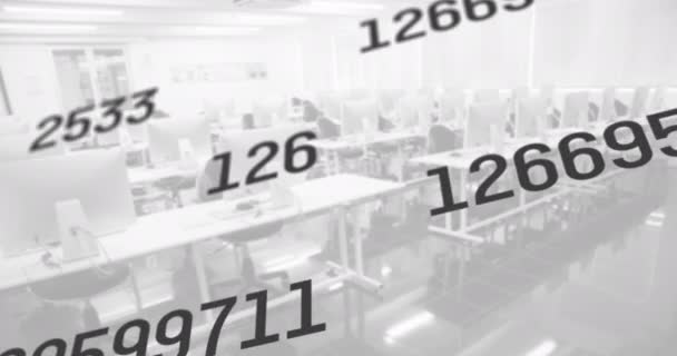 Arka Plandaki Boş Ofise Karşı Çoklu Değişen Numaraların Dijital Bileşimi — Stok video