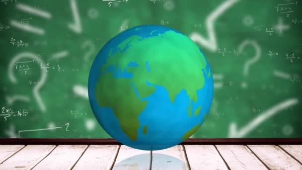 Цифрова Анімація Глобуса Крутиться Над Дерев Яною Поверхнею Проти Математичних — стокове відео