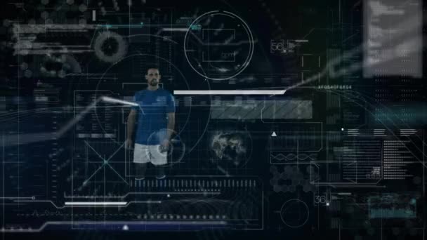 Animace Zpracování Digitálních Dat Nad Mužským Fotbalistou Kopající Míč Globální — Stock video