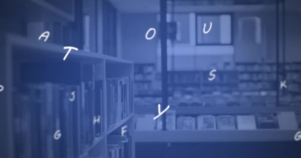 Composición Digital Alfabetos Ingleses Flotando Moviéndose Contra Biblioteca Escolar Escuela — Vídeo de stock